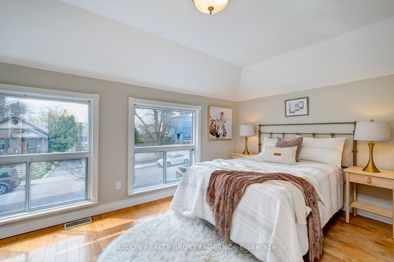 2 Meadow Ave