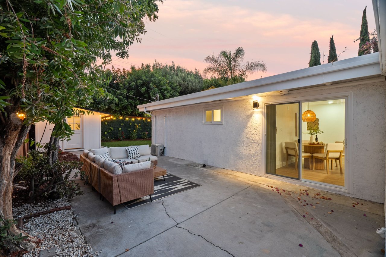 850 Las Palmas Drive