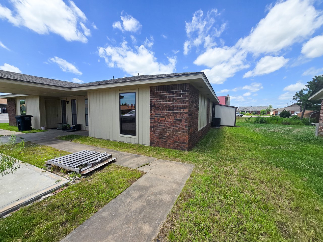 4104 N Market