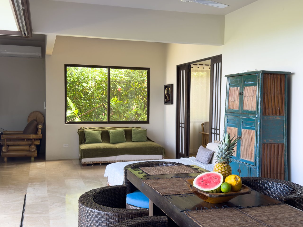 Stylish 4 bedroom home in the popular Dominicalito community, 7 minutes to the beach