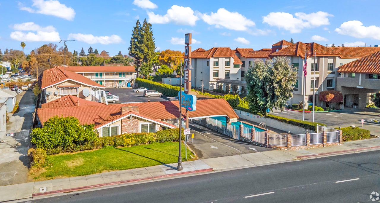 Rare 40 Unit Hotel For Sale in Santa Clara