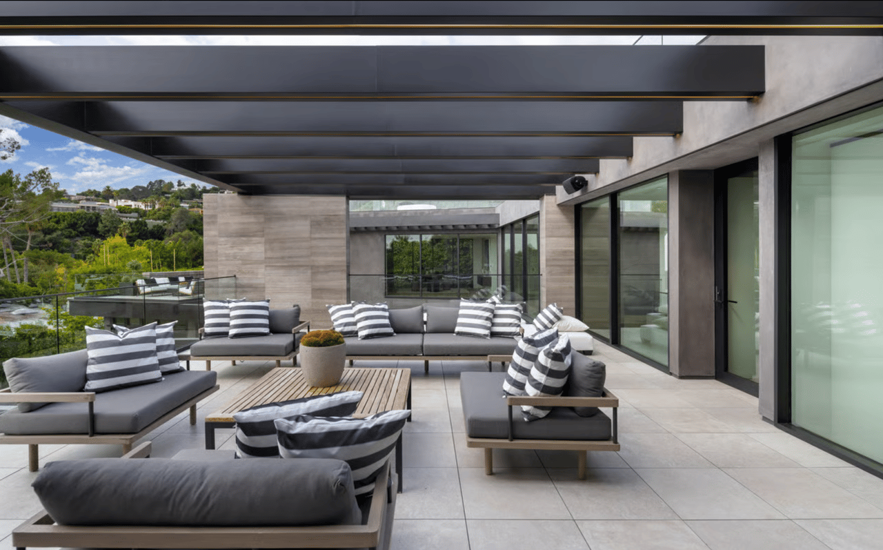 The Monocle, Holmby Hills