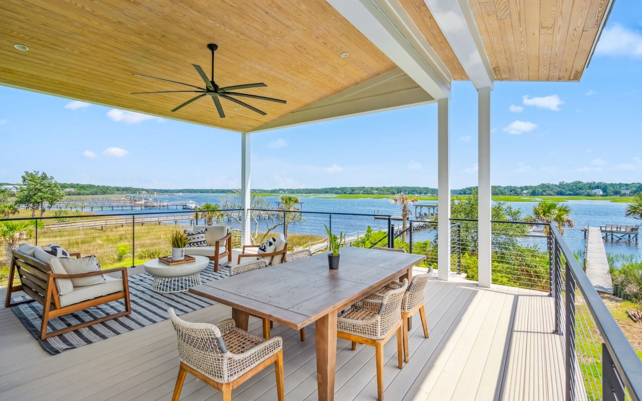 For Sale – Homes Suited for Al Fresco Dining