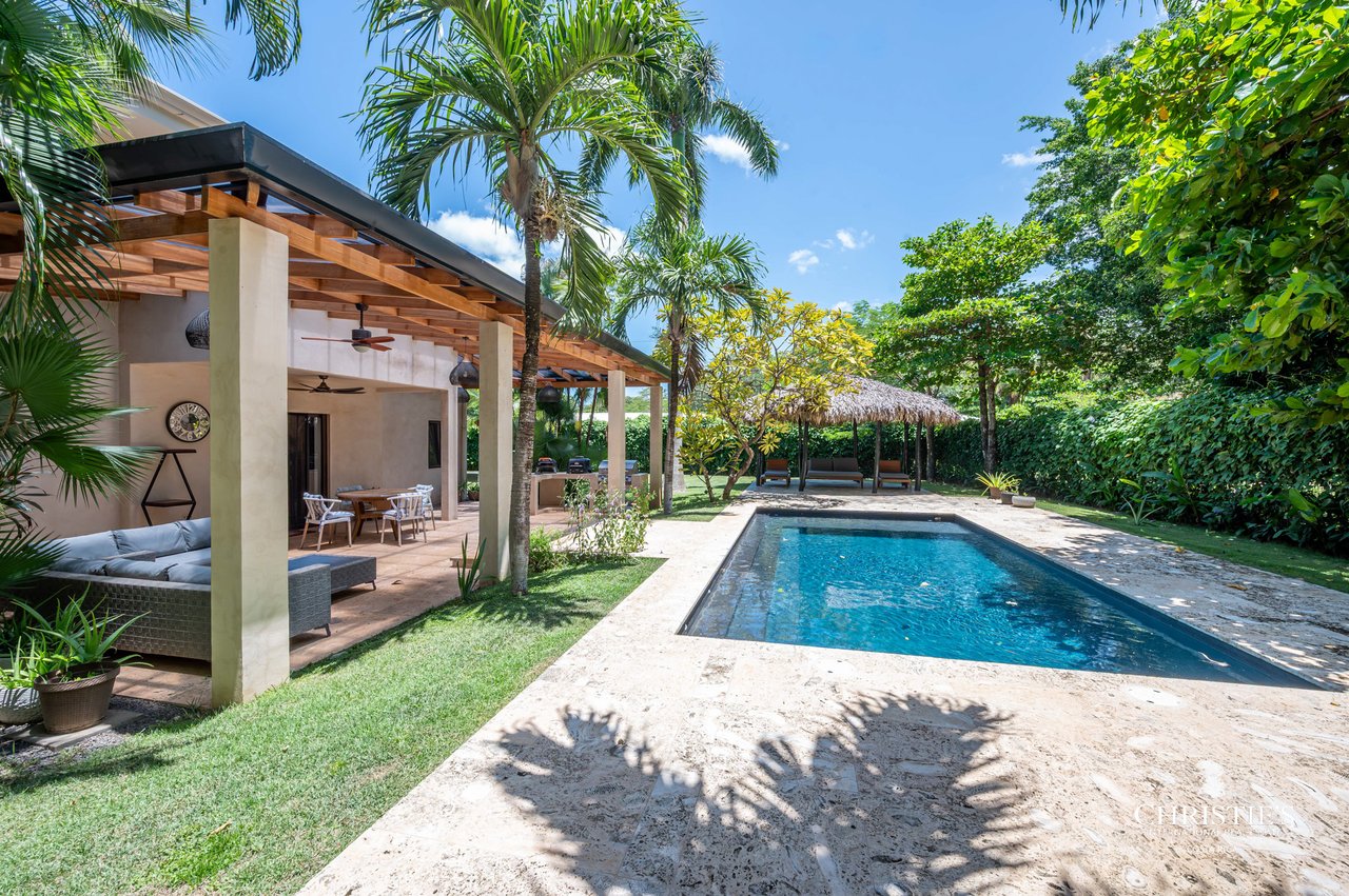 Casa Rosa | A Seaside Escape with a detached Casita in Playa Avellanas
