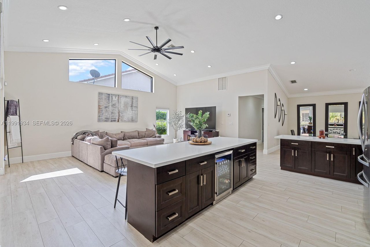 8412-nw-52-place-coral-springs-home-for-sale-kitchen