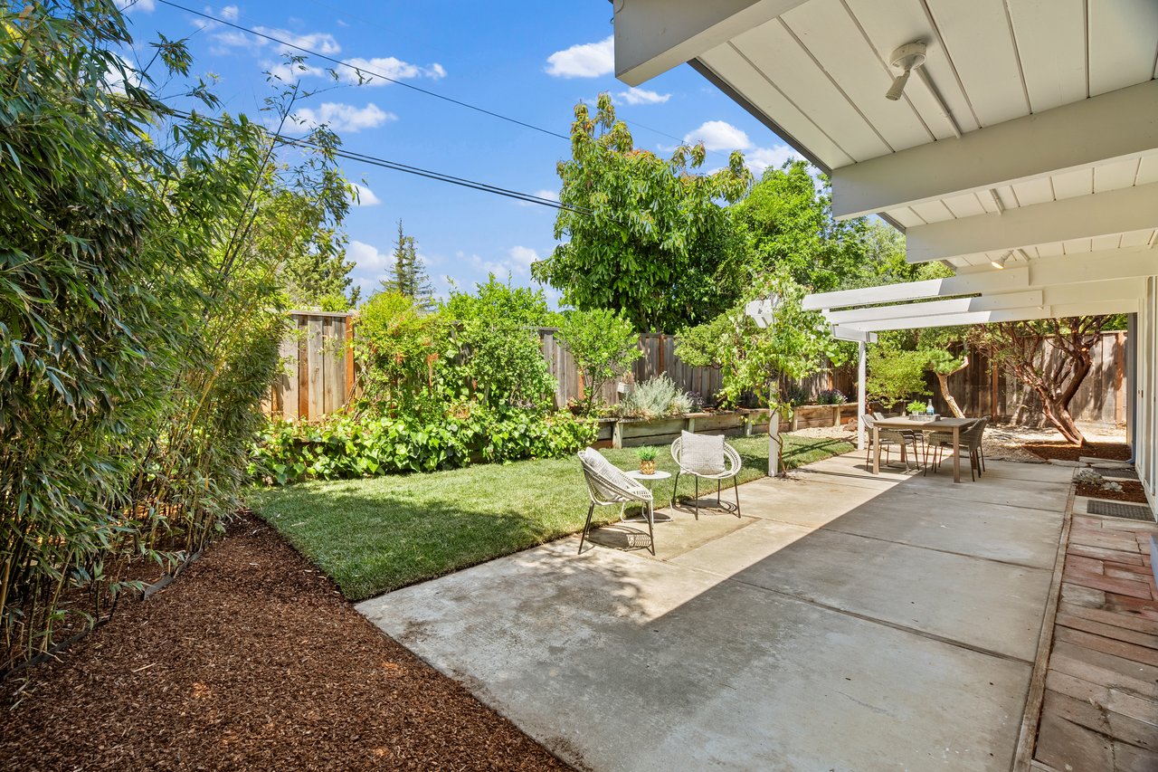 858 Cornwall CT