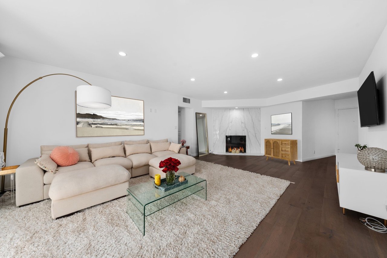 11970 Montana Ave Unit: 207, Brentwood 