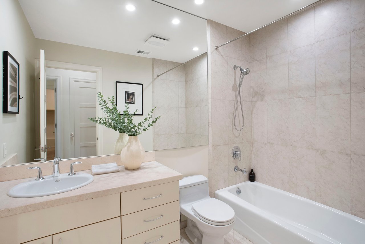 318 Duncan Street # 1