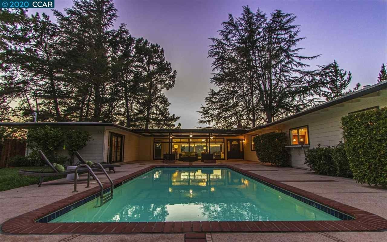 3258 Judith Ln