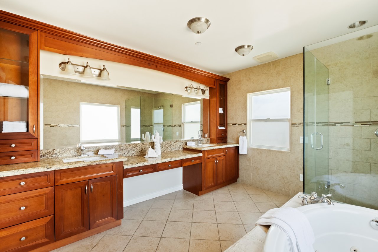 11925 Charnock Road, Mar Vista