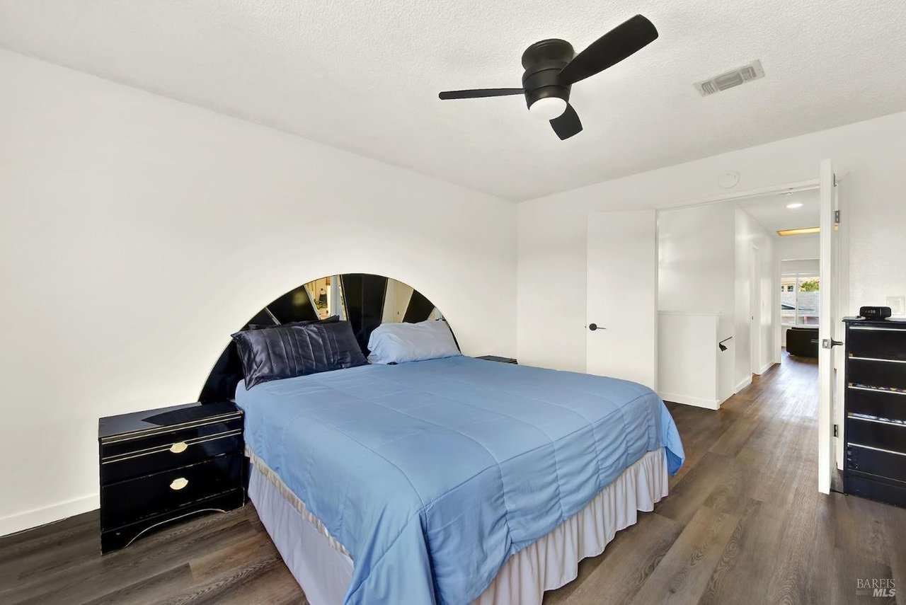 1305 Corcoran Ave