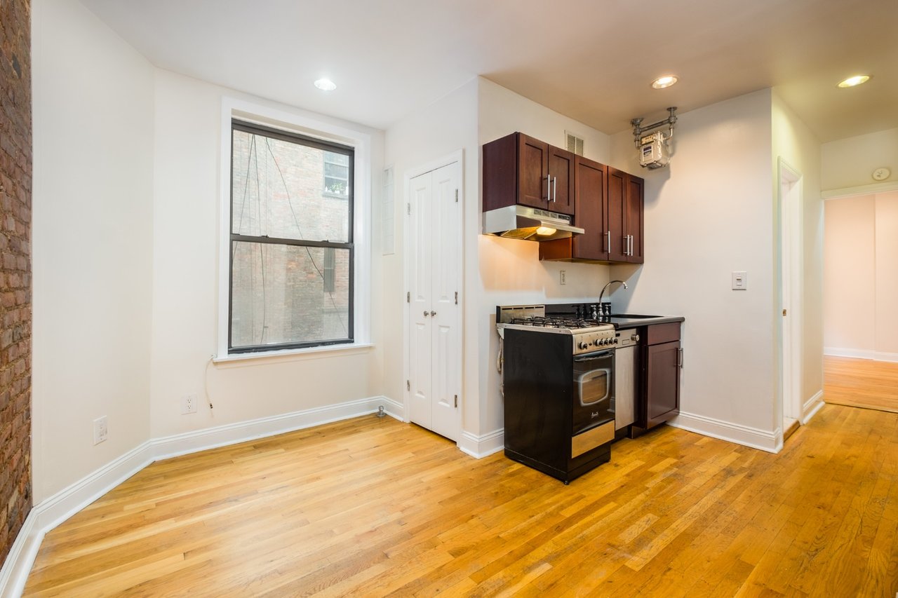 345 East 12th Street Unit: 19
