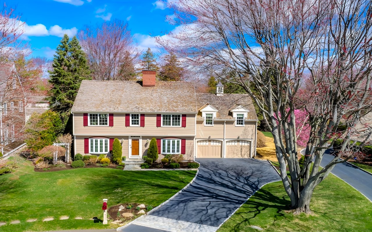 22 Half Moon Way, Stamford, CT 06902