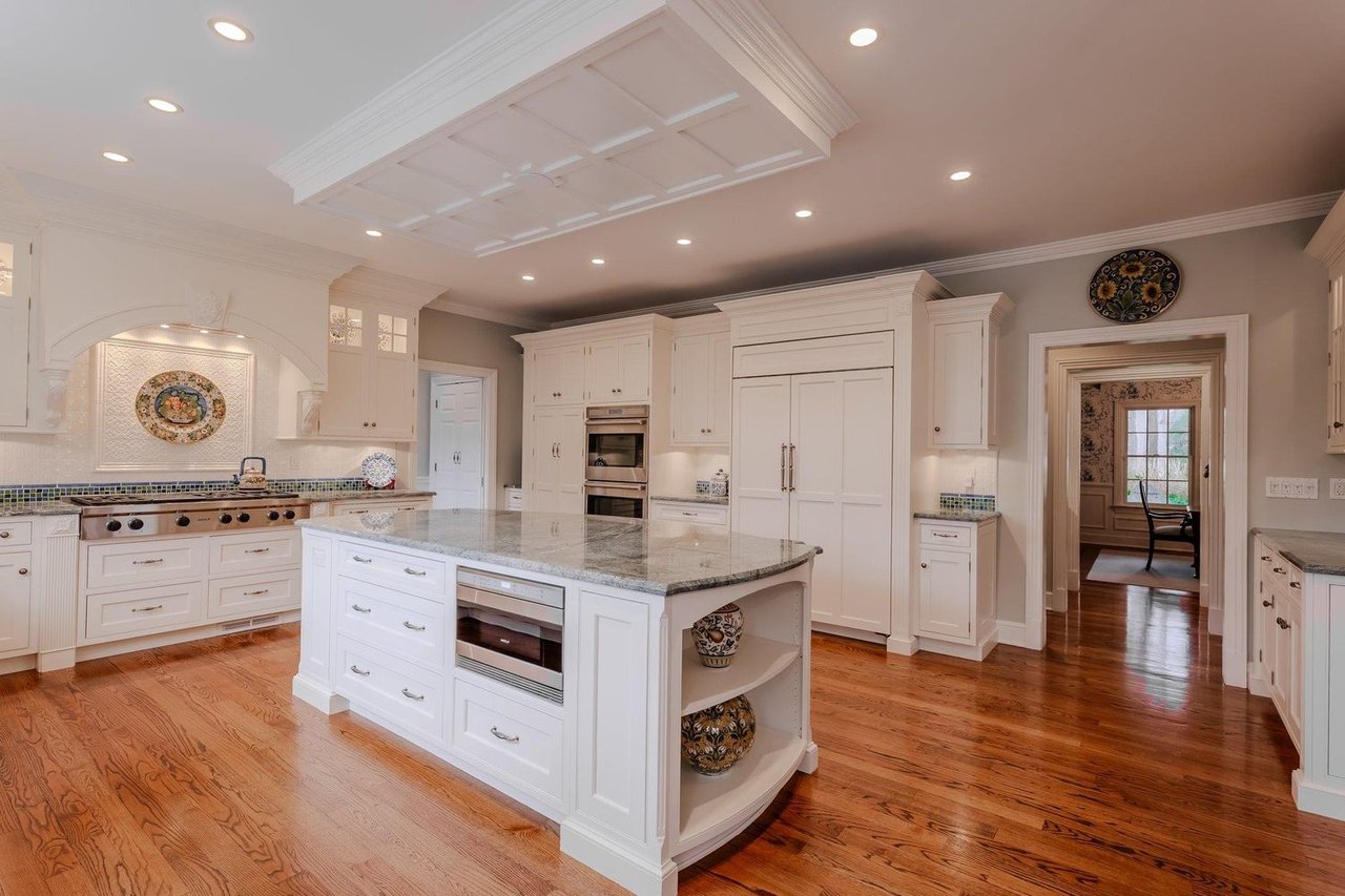 51 Lloyd Ln