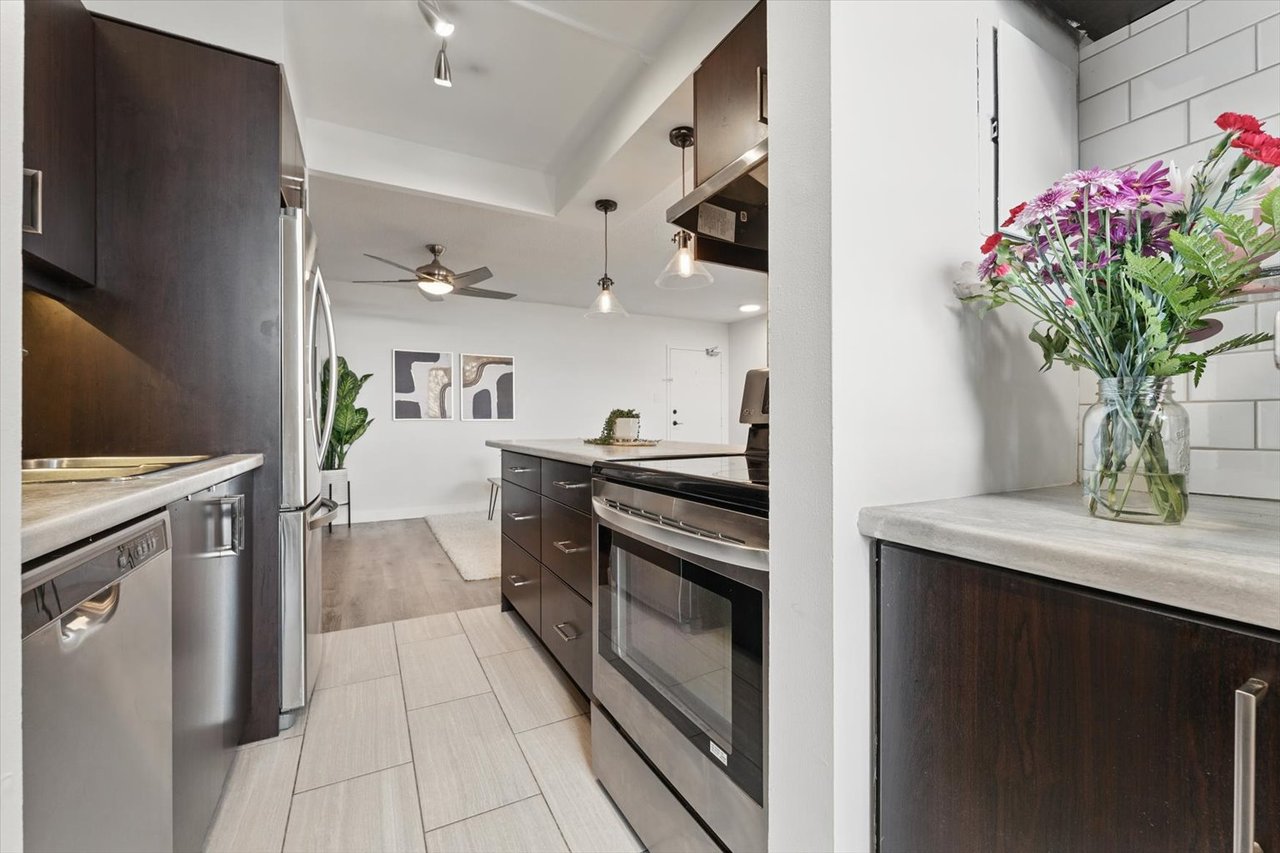 966 Inverhouse Dr 709