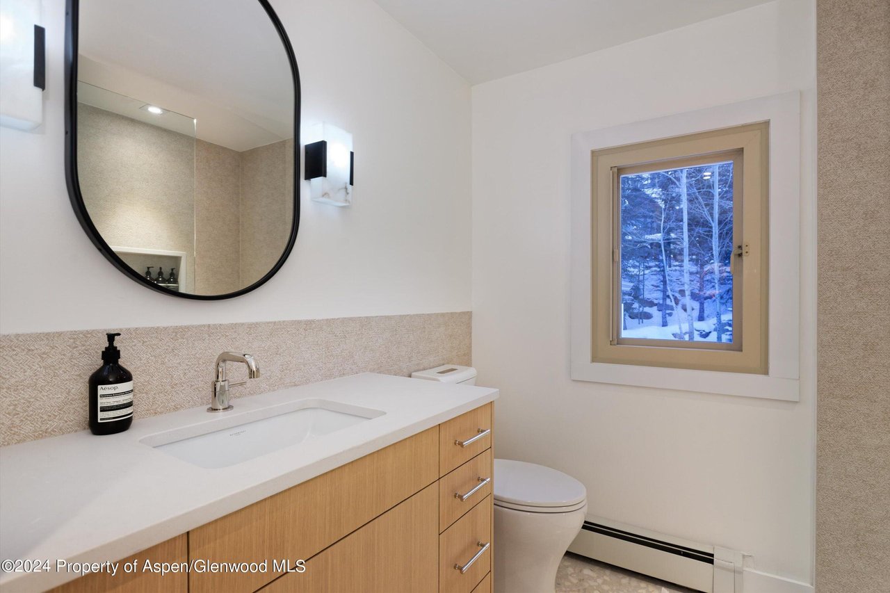 123 Larkspur Lane