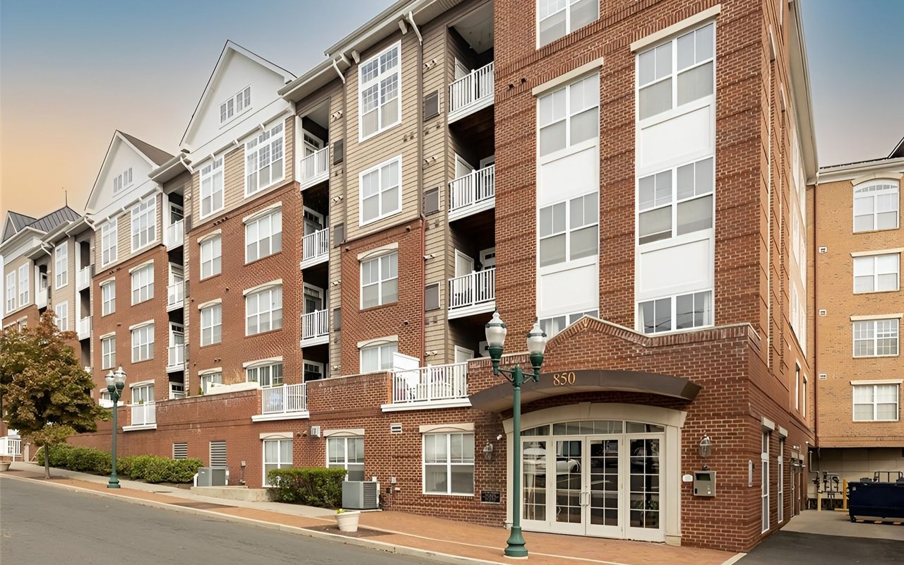 850 E Main St, #406