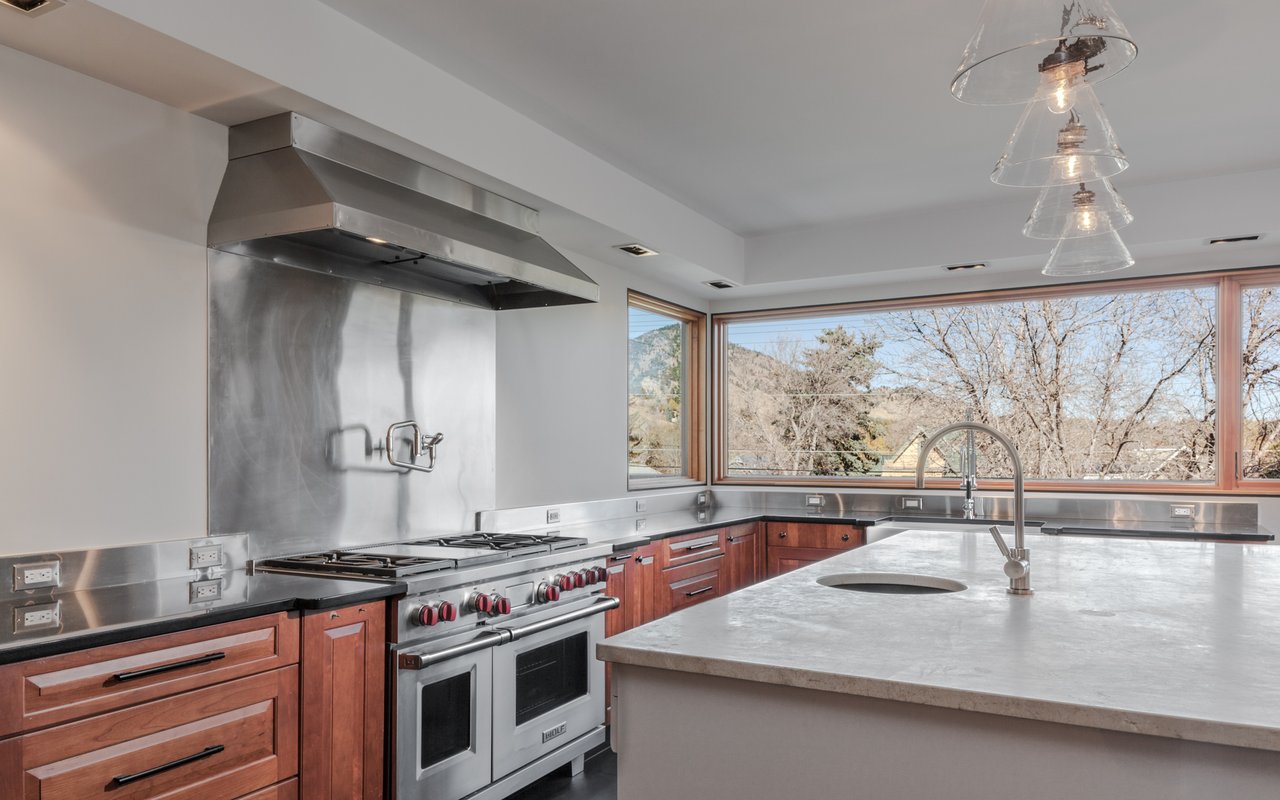 437 University Avenue