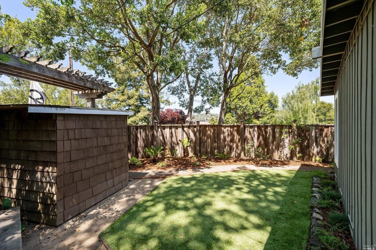 463 Live Oak Dr