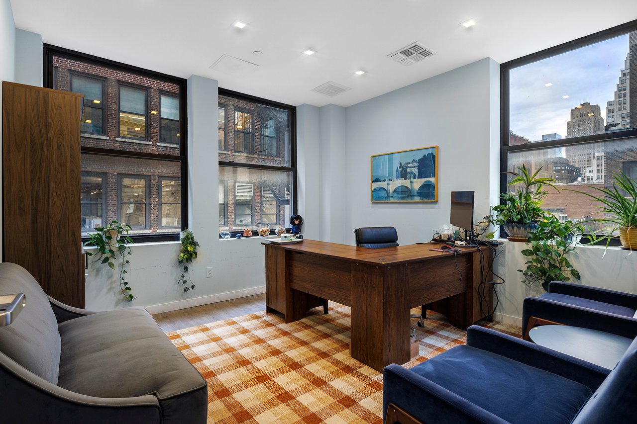 32 W 39th St