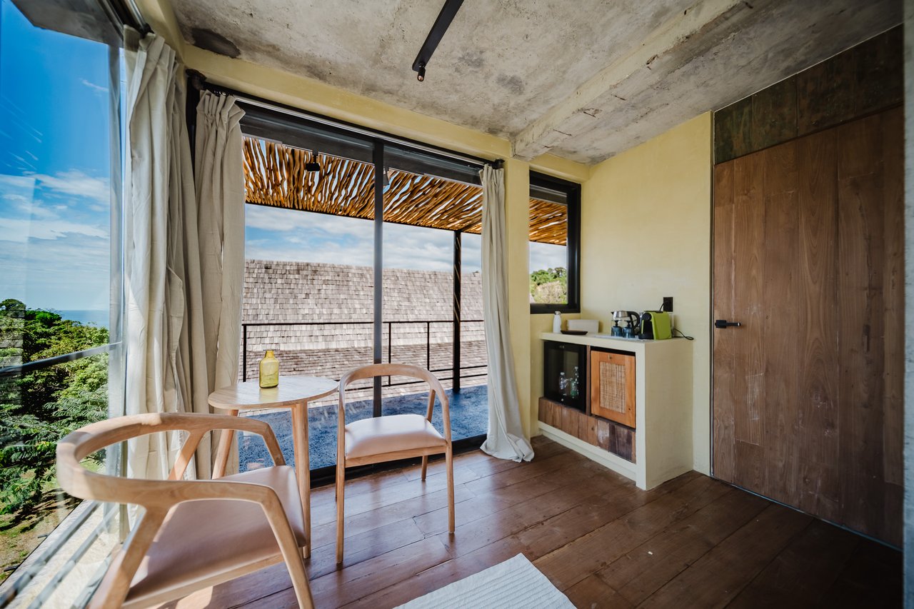 Casa Java – Newly Built Luxury Jungle Estate Near Playa La Vaca