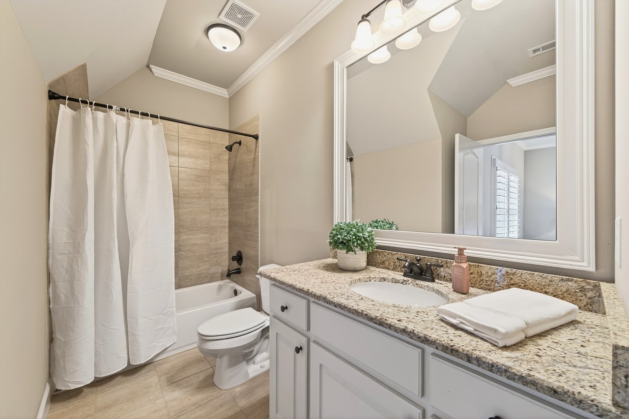 16750 Quayside Drive