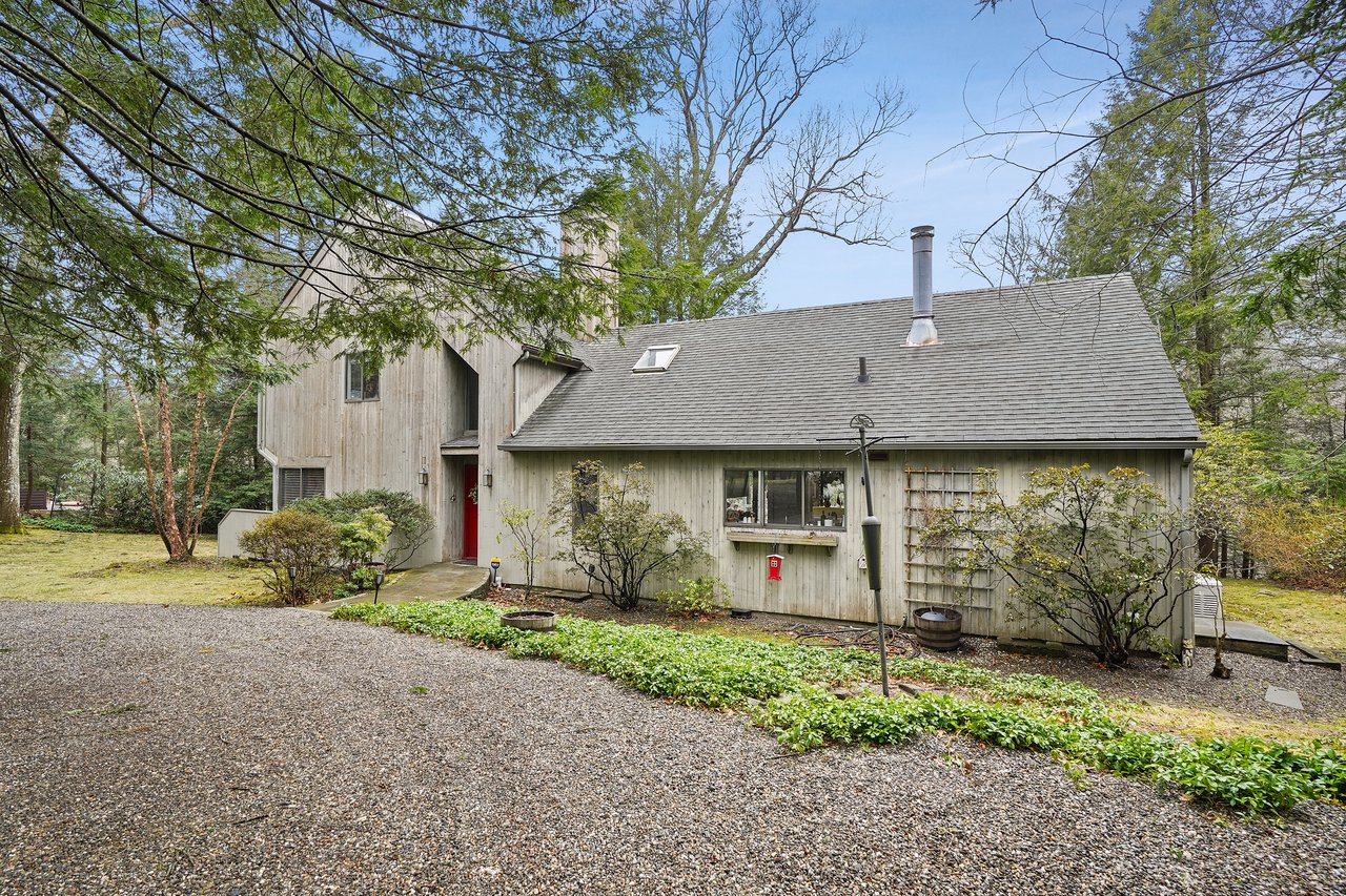 49 Twin Lakes Road