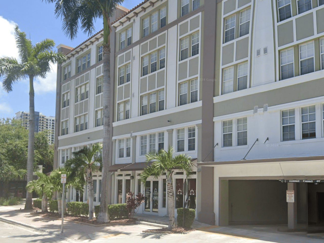 533 NE 3rd Ave Apt 305