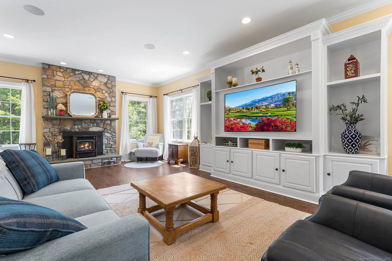16 Pinewood Drive