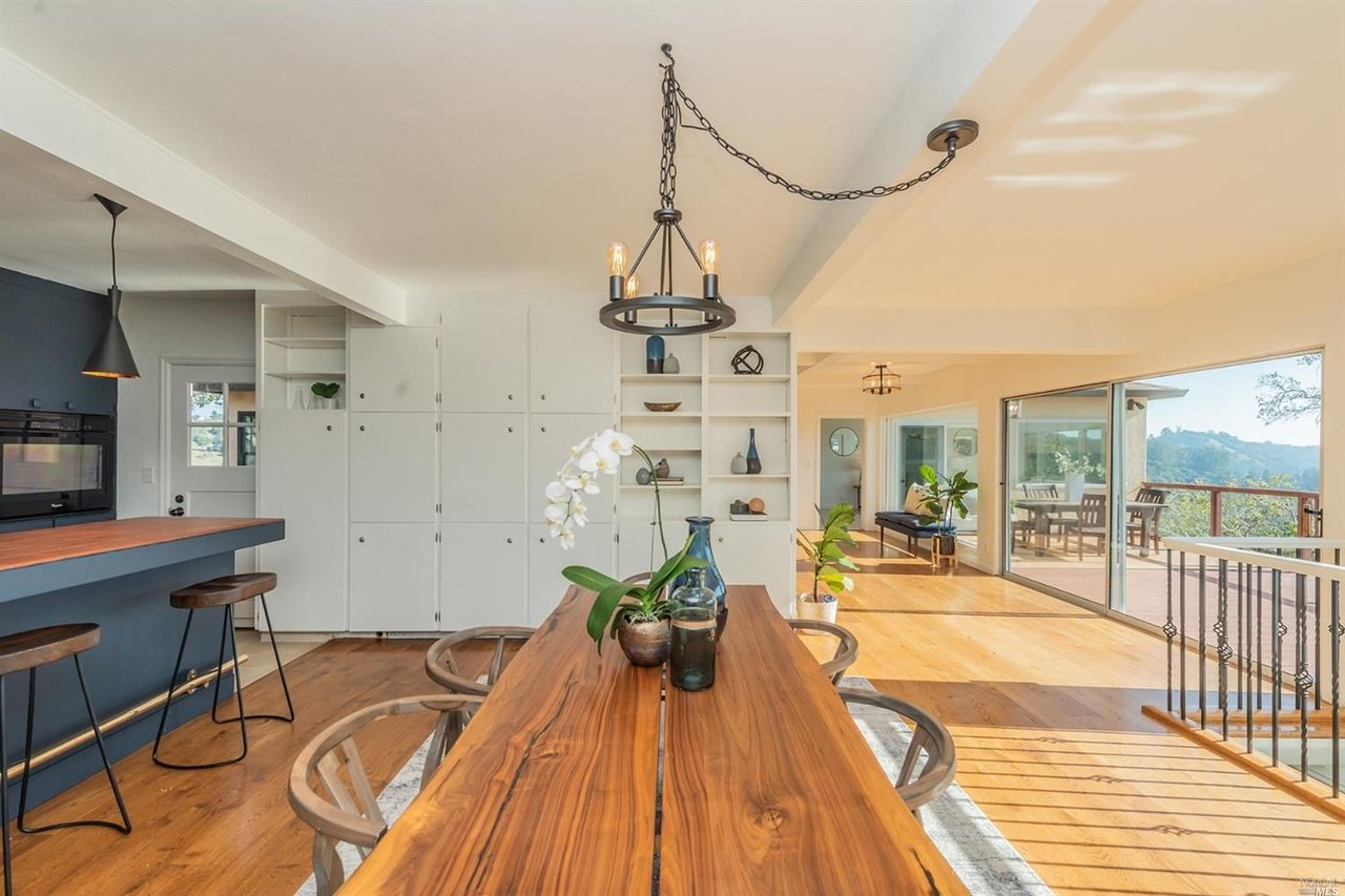 50 Oakwood Ct