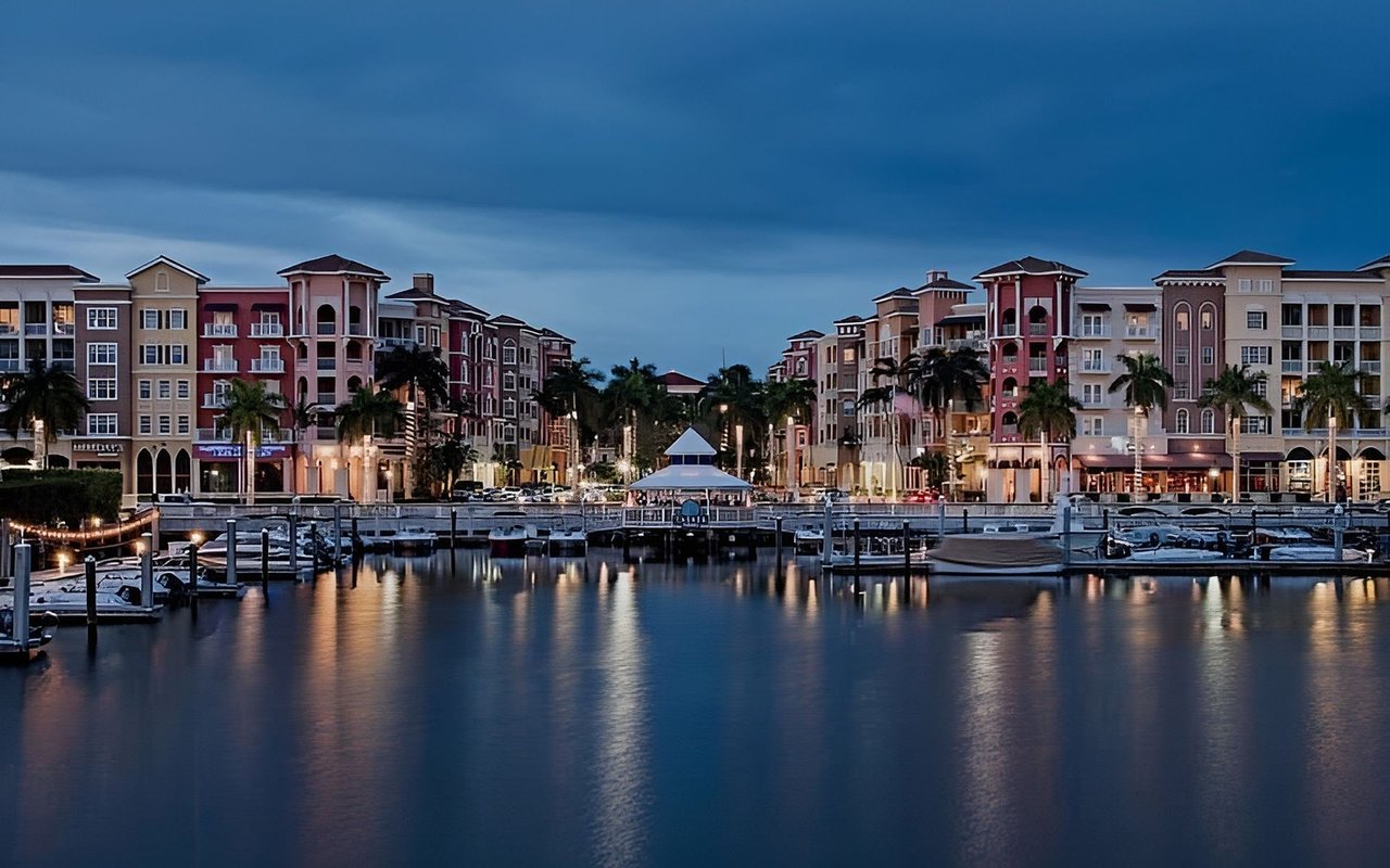 Living Like a Local — A Day in Old Naples