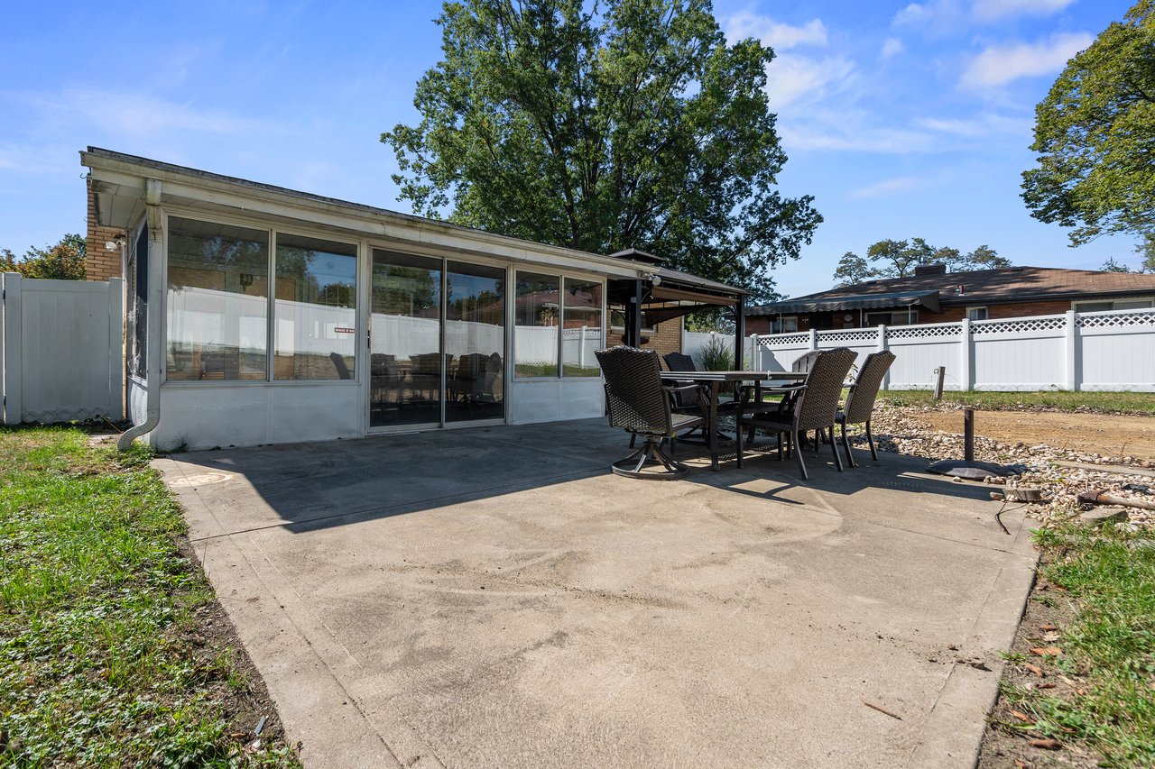 1332 Foxboro Dr