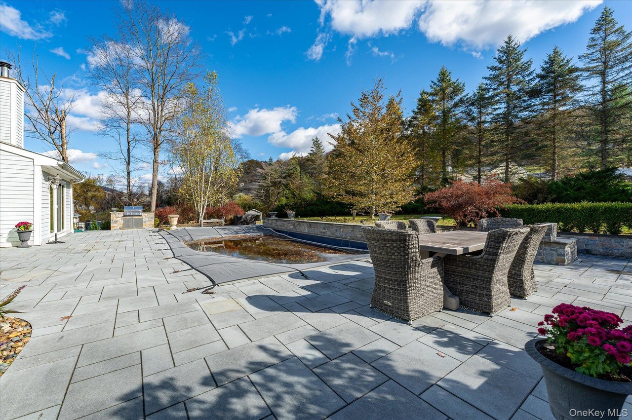 468 Peekskill Hollow Rd