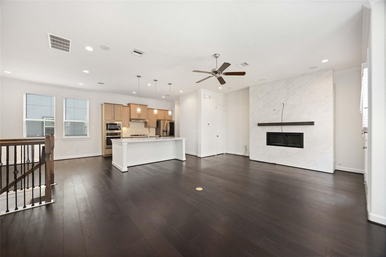 4012 Centre Valley Ln Houston, TX 77043