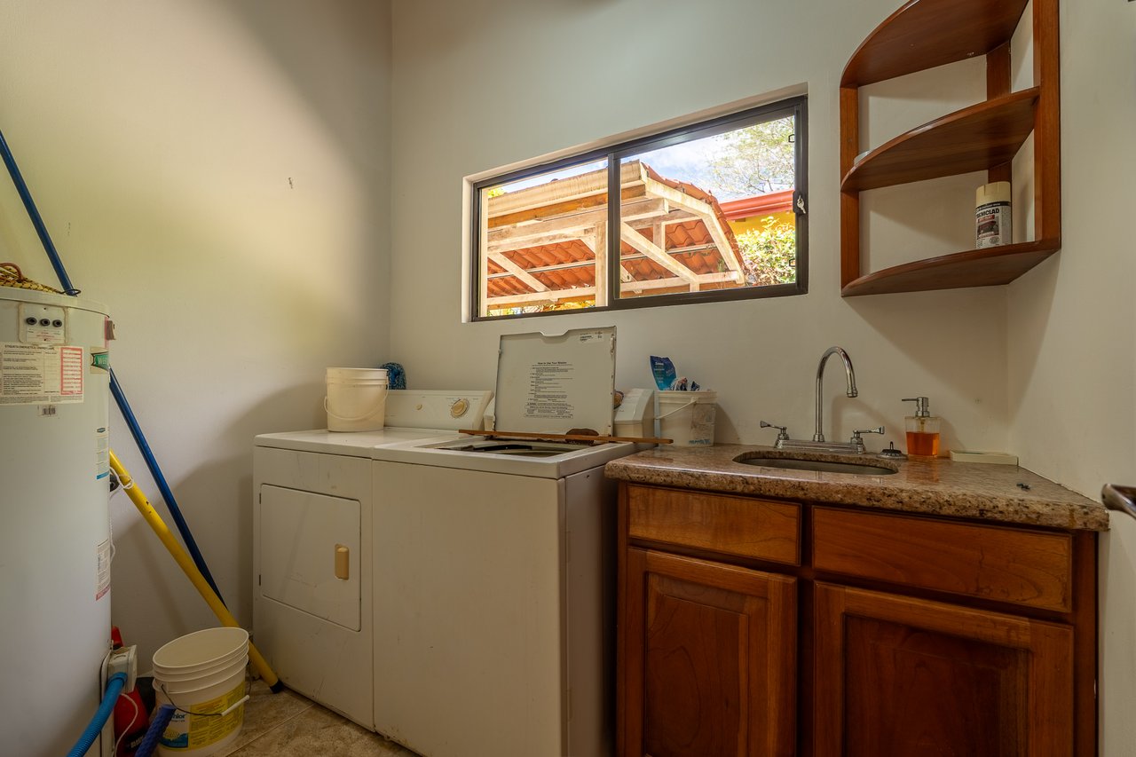 Incredibly Well-Built 3 Bedroom, 2 Bathroom Home in Phase 6 – Ojochal