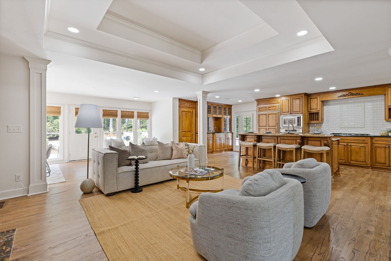 5650 Eden Roc Ln
