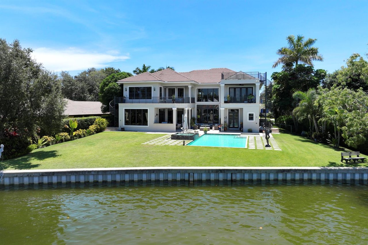 1950 Portage Landing N