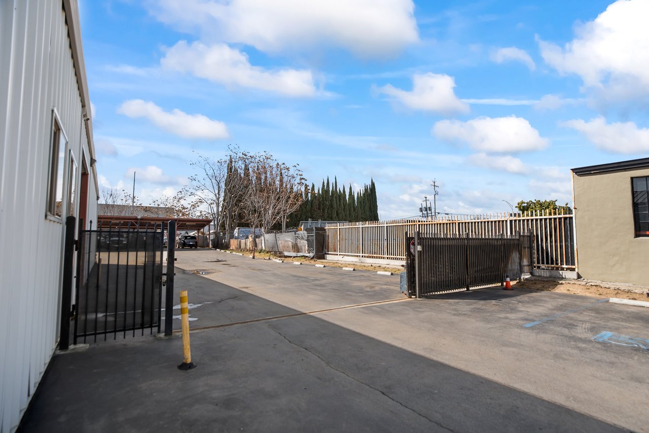 Rare 3,000 SF Industrial Building For Sale