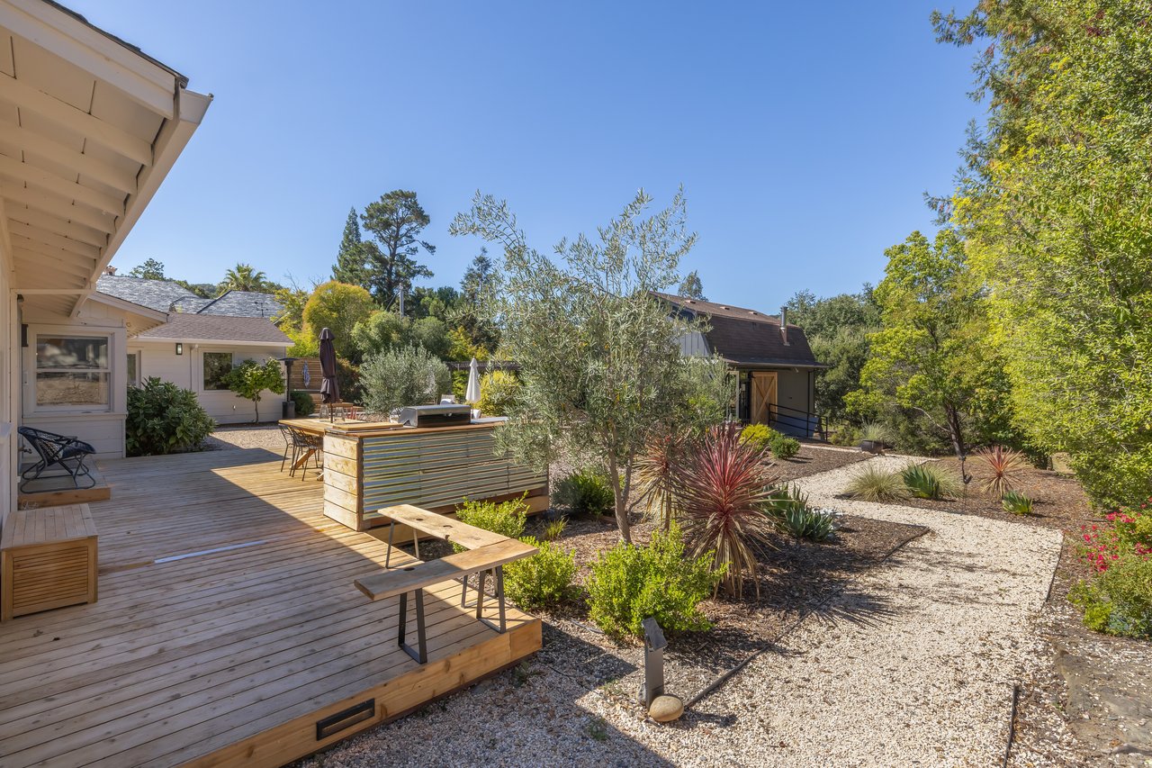 139 Deer Hollow Rd