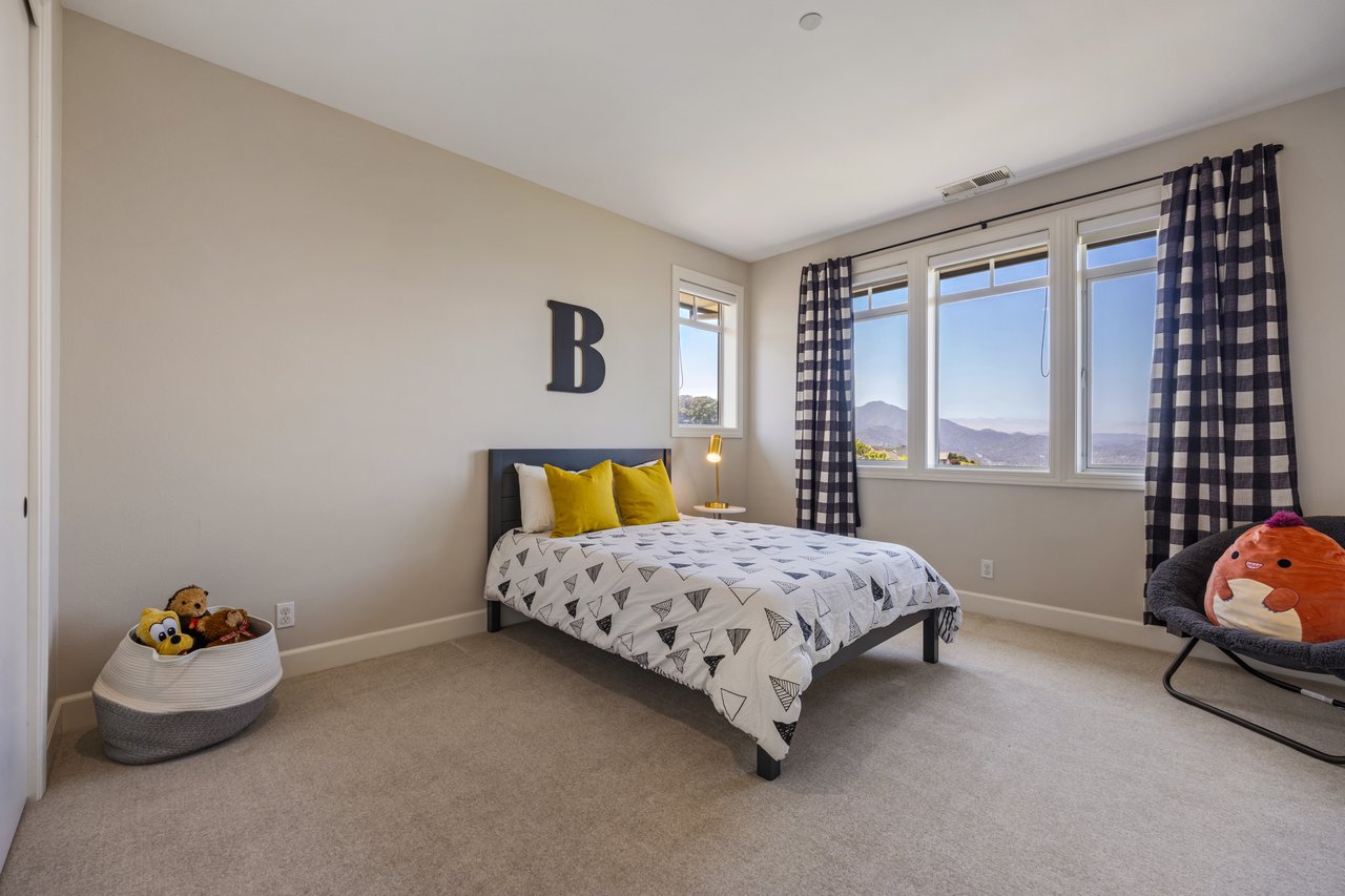 Sweeping Views Across the Bay