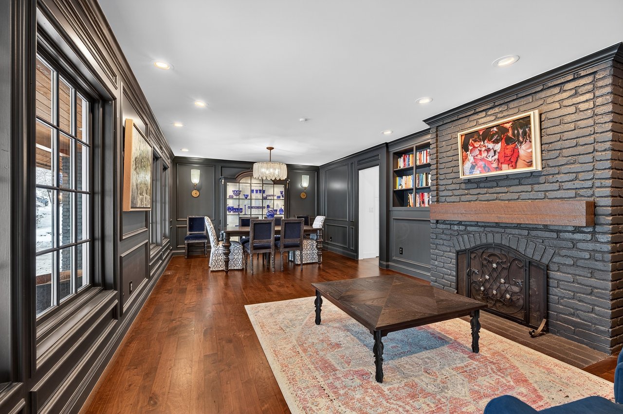 Stunning Home On The Rolling Hills Golf Course