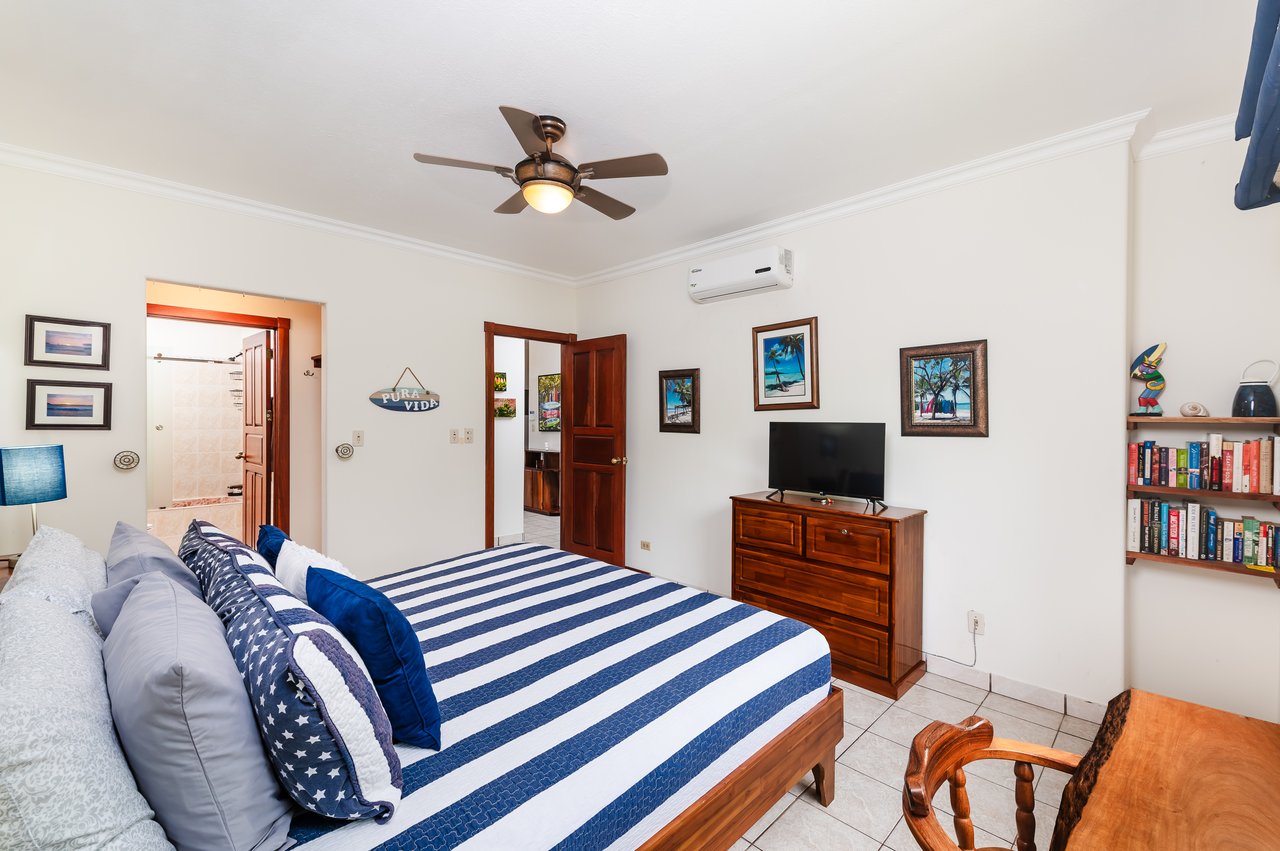 Pacific Beach 4 | Adorable 2 Bedroom 2 Bathroom Beachfront Condo in Playa Potrero!