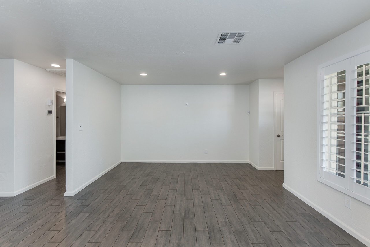 821 E Cavalier Dr.
