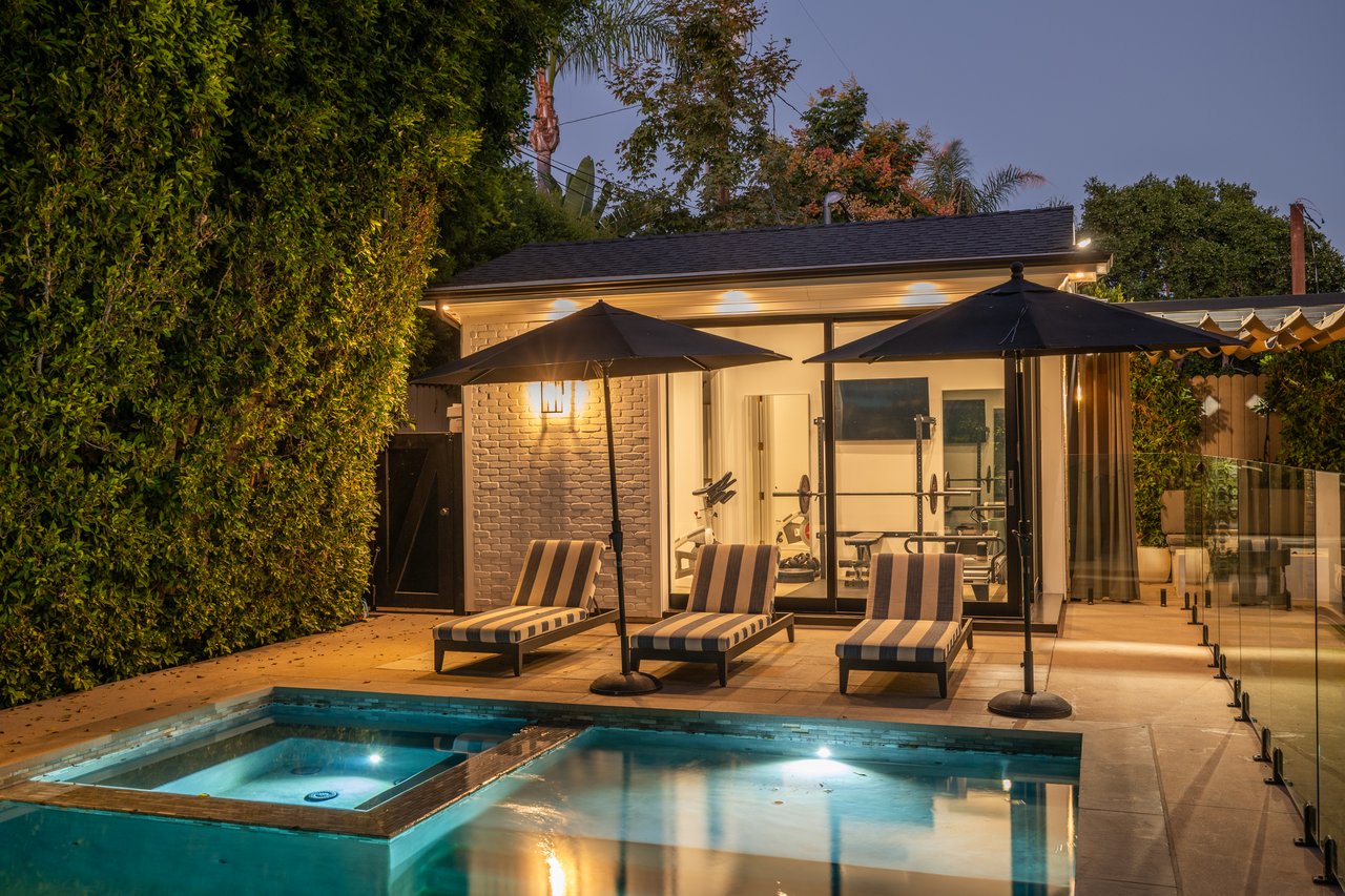 10439 Valley Spring Ln, Toluca Lake