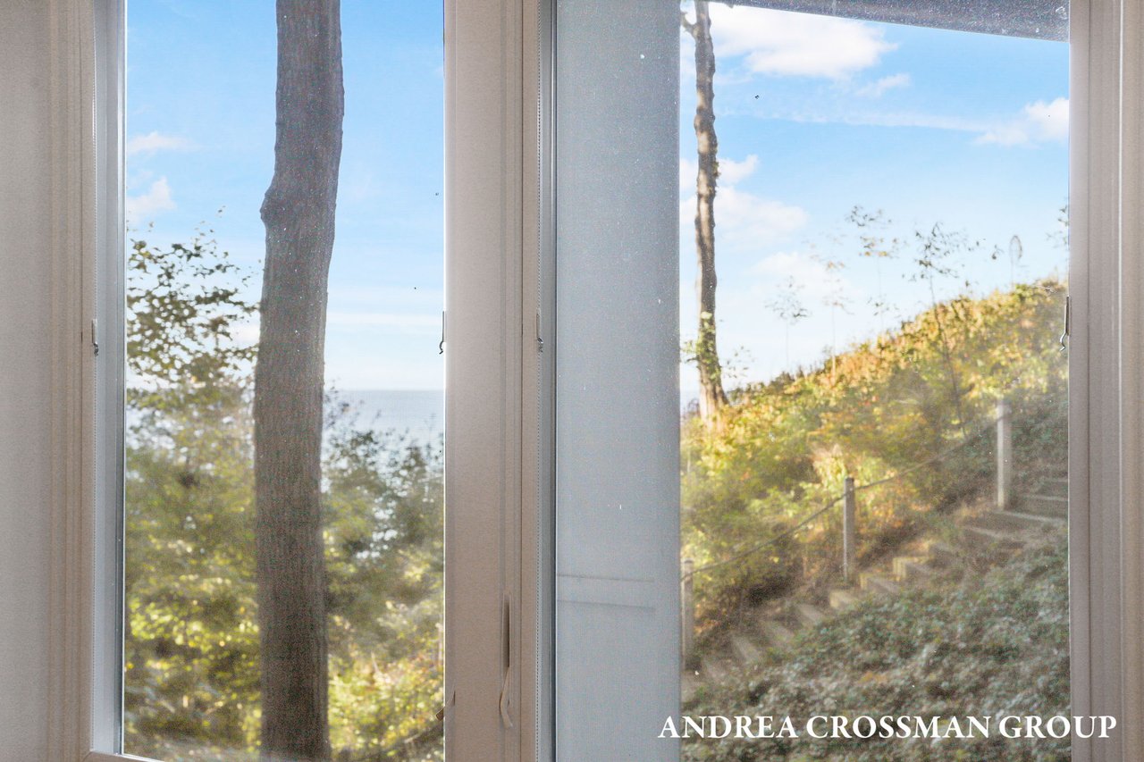 9565 Whispering Sands Dr