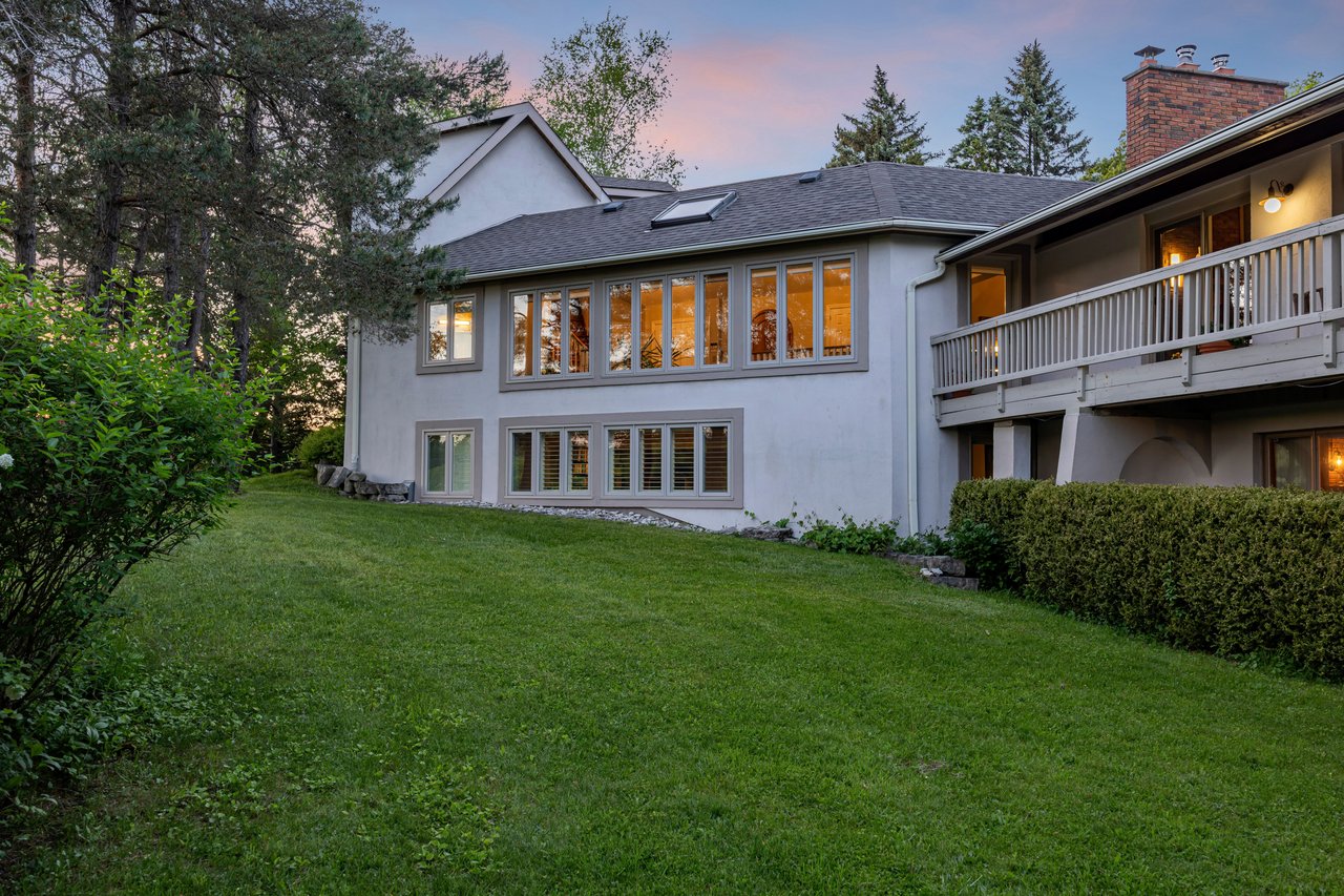 2360 8 Side Road, Burlington