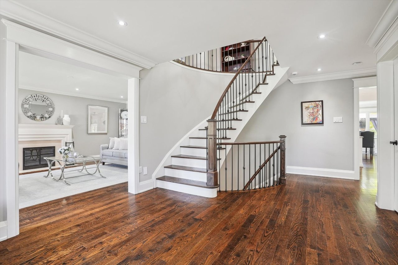 1662 Roundleaf Court