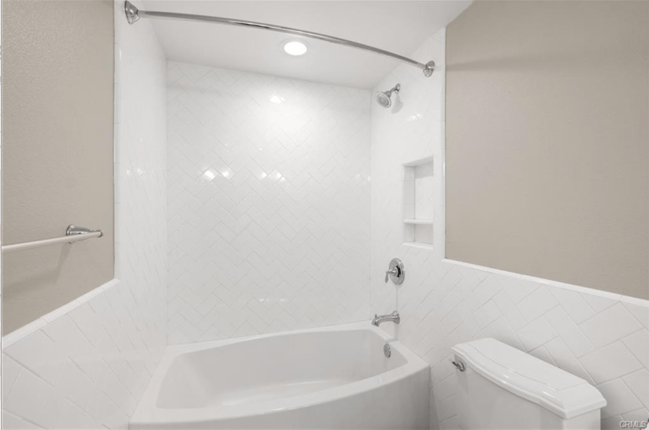 23921 Catbird Court