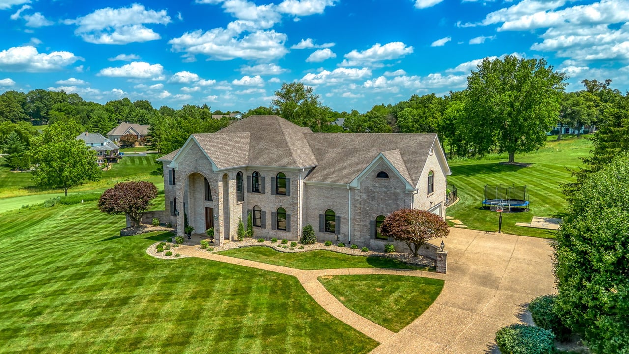 32 Rathfarnum Lane