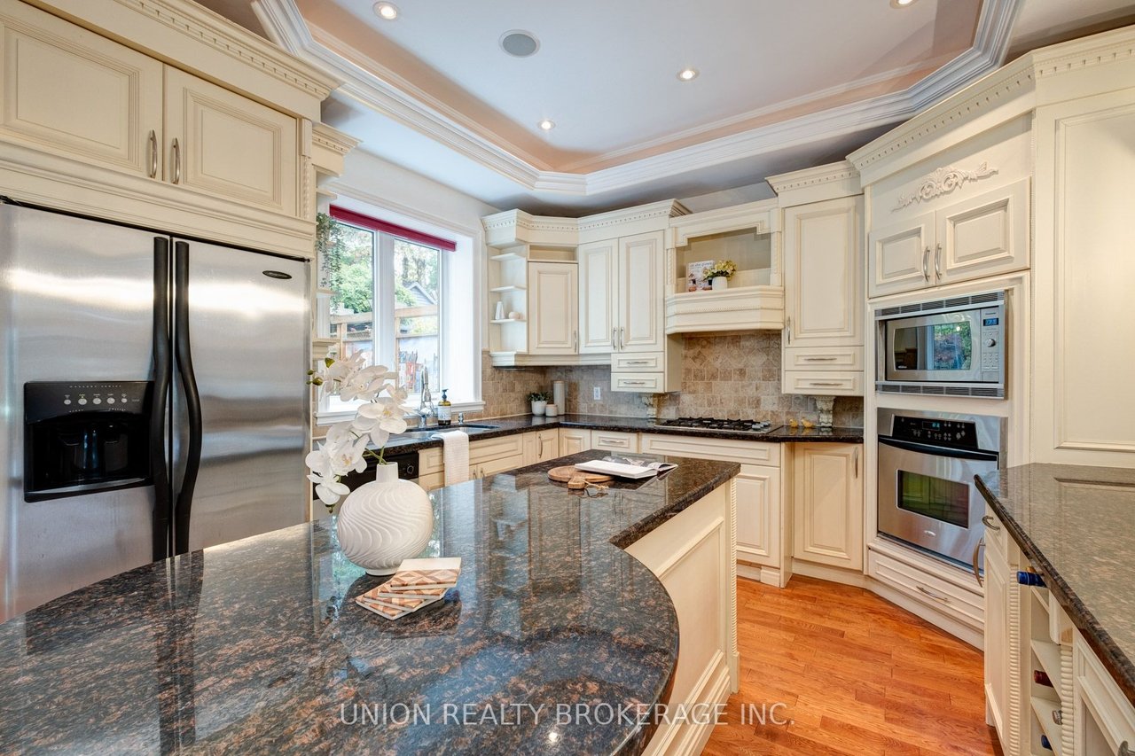 239 Lee Ave